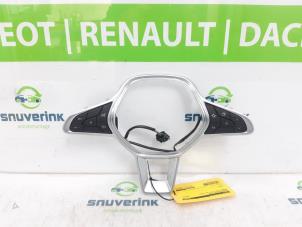 Gebruikte Radiobediening Stuur Renault Clio V (RJAB) 1.0 TCe 90 12V Prijs € 50,00 Margeregeling aangeboden door Snuverink Autodemontage