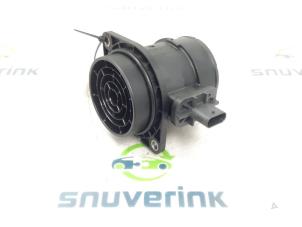 Gebruikte Luchtmassameter Kia Stonic (YB) 1.0i T-GDi 12V Eco-Dynamics+ Prijs € 35,00 Margeregeling aangeboden door Snuverink Autodemontage