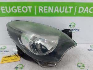 Gebruikte Rechter Koplamp Renault Twingo II (CN) 1.2 16V Prijs € 100,00 Margeregeling aangeboden door Snuverink Autodemontage