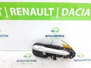 Gebruikte Deurgreep 4Deurs rechts-achter Renault Scénic III (JZ) 2.0 16V CVT Prijs op aanvraag aangeboden door Snuverink Autodemontage