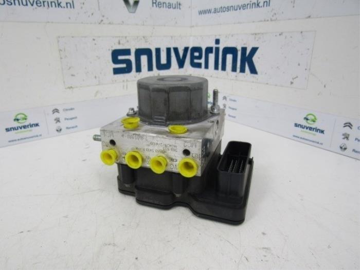 Gebruikte ABS Pomp Renault Clio IV (5R) 0.9 Energy TCE 90 12V Prijs € 67,49 Margeregeling aangeboden door Snuverink Autodemontage