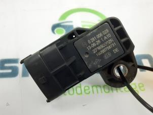 Gebruikte Map Sensor (inlaatspruitstuk) Renault Clio IV (5R) 0.9 Energy TCE 90 12V Prijs € 30,00 Margeregeling aangeboden door Snuverink Autodemontage