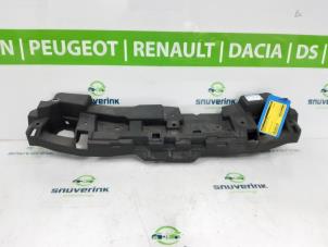 Gebruikte Bumperdeel midden-voor Peugeot 108 1.0 12V Prijs op aanvraag aangeboden door Snuverink Autodemontage