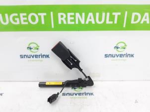 Nieuwe Veiligheidsgordel Insteek rechts-voor Renault Twingo II (CN) 1.2 16V Prijs € 108,90 Inclusief btw aangeboden door Snuverink Autodemontage