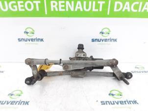 Gebruikte Ruitenwismotor + Mechaniek Renault Clio V (RJAB) 1.0 TCe 90 12V Prijs € 100,00 Margeregeling aangeboden door Snuverink Autodemontage