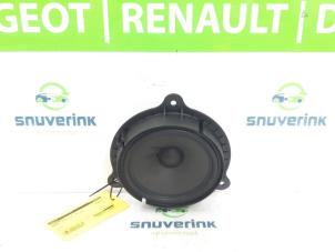 Gebruikte Speaker Renault Clio V (RJAB) 1.0 TCe 90 12V Prijs € 30,00 Margeregeling aangeboden door Snuverink Autodemontage