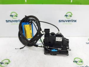 Gebruikte Schuifdeur Slotmechaniek rechts Peugeot Boxer (U9) 2.2 HDi 100 Euro 4 Prijs € 90,75 Inclusief btw aangeboden door Snuverink Autodemontage