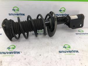 Gebruikte Voorpoot links Peugeot 308 SW (L4/L9/LC/LJ/LR) 1.6 BlueHDi 120 Prijs € 54,45 Inclusief btw aangeboden door Snuverink Autodemontage