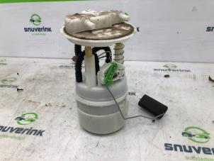 Gebruikte Tank element Pomp Renault Captur (2R) 0.9 Energy TCE 12V Prijs € 31,49 Margeregeling aangeboden door Snuverink Autodemontage