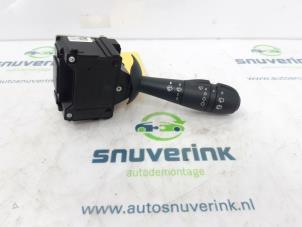 Gebruikte Schakelaar Ruitenwisser Renault Captur (2R) 0.9 Energy TCE 12V Prijs € 35,00 Margeregeling aangeboden door Snuverink Autodemontage