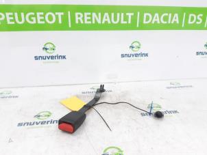Gebruikte Veiligheidsgordel Insteek links-voor Renault Captur (2R) 0.9 Energy TCE 12V Prijs € 25,00 Margeregeling aangeboden door Snuverink Autodemontage