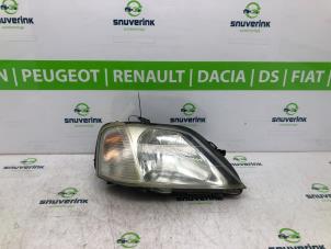 Gebruikte Koplamp rechts Dacia Logan MCV (KS) 1.6 16V Prijs € 44,99 Margeregeling aangeboden door Snuverink Autodemontage