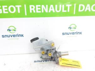 Gebruikte Hoofdremcilinder Renault Twingo III (AH) 1.0 SCe 70 12V Prijs € 59,99 Margeregeling aangeboden door Snuverink Autodemontage