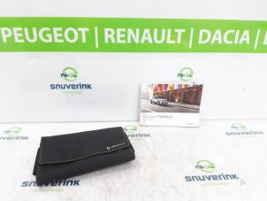 Gebruikte Instructie Boekje Renault Twingo III (AH) 1.0 SCe 70 12V Prijs € 40,00 Margeregeling aangeboden door Snuverink Autodemontage