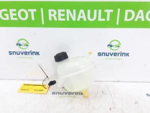 Gebruikte Koelvloeistof Reservoir Renault Twingo III (AH) 1.0 SCe 70 12V Prijs € 35,00 Margeregeling aangeboden door Snuverink Autodemontage