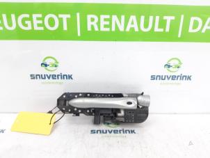 Gebruikte Deurgreep 2Deurs links Renault Megane III Coupe (DZ) 1.4 16V TCe 130 Prijs op aanvraag aangeboden door Snuverink Autodemontage