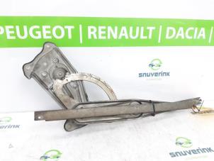 Gebruikte Raammechaniek 2Deurs rechts-voor Renault Megane III Coupe (DZ) 1.4 16V TCe 130 Prijs € 75,00 Margeregeling aangeboden door Snuverink Autodemontage