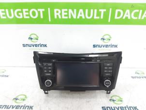 Gebruikte Radio Nissan Qashqai (J11) 1.2 DIG-T 16V Prijs op aanvraag aangeboden door Snuverink Autodemontage