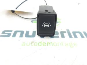 Gebruikte Schakelaar Nissan Qashqai (J11) 1.2 DIG-T 16V Prijs € 30,00 Margeregeling aangeboden door Snuverink Autodemontage