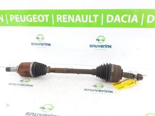 Gebruikte Aandrijfas links-voor Renault Megane III Grandtour (KZ) 1.5 dCi 110 Prijs € 160,00 Margeregeling aangeboden door Snuverink Autodemontage