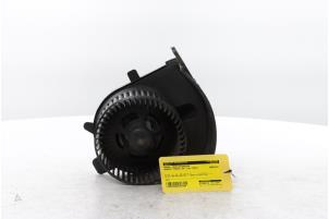 Gebruikte Kachel Ventilatiemotor Renault Scénic II (JM) 1.6 16V Prijs € 29,99 Margeregeling aangeboden door Snuverink Autodemontage
