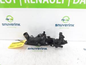 Gebruikte Thermostaathuis Renault Captur (2R) 1.2 TCE 16V EDC Prijs € 40,00 Margeregeling aangeboden door Snuverink Autodemontage
