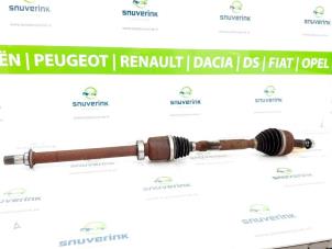 Gebruikte Steekas rechts-voor Renault Captur (2R) 1.2 TCE 16V EDC Prijs € 115,00 Margeregeling aangeboden door Snuverink Autodemontage