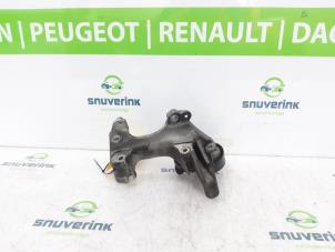Gebruikte Dynamosteun boven Renault Captur (2R) 1.2 TCE 16V EDC Prijs € 40,00 Margeregeling aangeboden door Snuverink Autodemontage