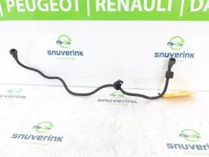 Gebruikte Brandstofleiding Renault Captur (2R) 1.2 TCE 16V EDC Prijs € 25,00 Margeregeling aangeboden door Snuverink Autodemontage