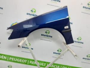 Gebruikte Spatbord links-voor Peugeot 306 (7D) 1.6 Prijs op aanvraag aangeboden door Snuverink Autodemontage