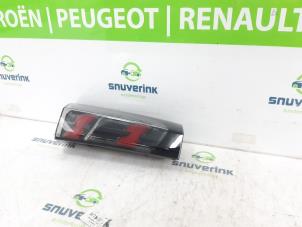 Gebruikte Achterlicht links Peugeot 2008 (UD/UK/UR/US/UX) 1.2 VTi 12V PureTech 100 Prijs € 108,89 Inclusief btw aangeboden door Snuverink Autodemontage