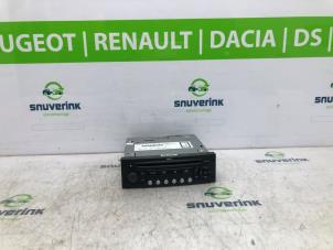 Gebruikte Radio Citroen C4 Berline (LC) 1.4 16V Prijs € 39,99 Margeregeling aangeboden door Snuverink Autodemontage