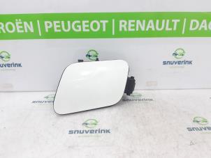 Gebruikte Tank Klep Peugeot 2008 (UD/UK/UR/US/UX) 1.2 VTi 12V PureTech 100 Prijs € 105,27 Inclusief btw aangeboden door Snuverink Autodemontage