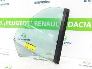 Gebruikte Ruit 2Deurs rechts-achter Peugeot 306 (7D) 1.6 Prijs op aanvraag aangeboden door Snuverink Autodemontage