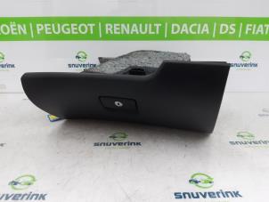Gebruikte Dashboardkastje Peugeot 207/207+ (WA/WC/WM) 1.6 16V GT THP Prijs € 60,00 Margeregeling aangeboden door Snuverink Autodemontage