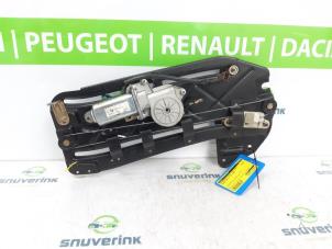 Gebruikte Ruitmechaniek 2Deurs links-achter Peugeot 306 (7D) 1.6 Prijs op aanvraag aangeboden door Snuverink Autodemontage