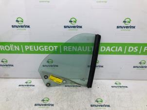 Gebruikte Ruit 2Deurs rechts-achter Peugeot 306 (7D) 1.8 Prijs op aanvraag aangeboden door Snuverink Autodemontage