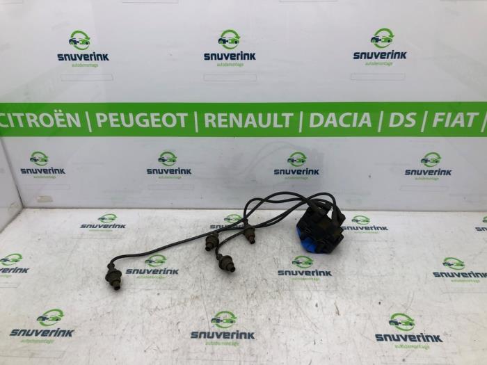 Gebruikte Bobine Peugeot 306 (7D) 1.8 Prijs € 25,00 Margeregeling aangeboden door Snuverink Autodemontage