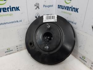 Gebruikte Rembooster Peugeot 2008 (CU) 1.2 12V e-THP PureTech 110 Prijs € 34,99 Margeregeling aangeboden door Snuverink Autodemontage