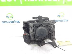 Gebruikte Vacuumpomp (Benzine) Volvo XC90 II 2.0 T8 16V Twin Engine AWD Prijs € 200,00 Margeregeling aangeboden door Snuverink Autodemontage
