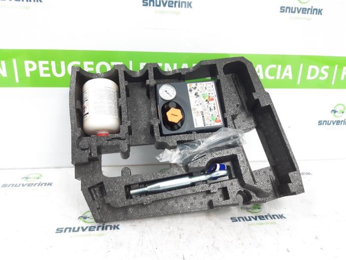 Gebruikte Compressor Volvo XC90 II 2.0 T8 16V Twin Engine AWD Prijs € 24,98 Margeregeling aangeboden door Snuverink Autodemontage