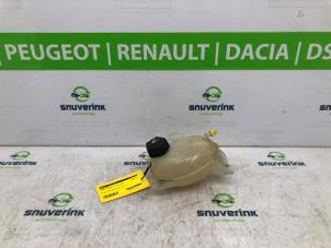Gebruikte Expansievat Renault Captur (2R) 1.2 TCE 16V EDC Prijs € 30,00 Margeregeling aangeboden door Snuverink Autodemontage