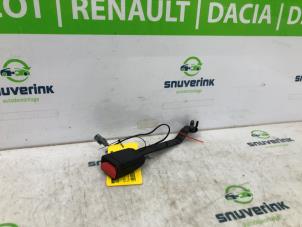 Gebruikte Veiligheidsgordel Insteek rechts-voor Renault Captur (2R) 1.2 TCE 16V EDC Prijs € 25,00 Margeregeling aangeboden door Snuverink Autodemontage