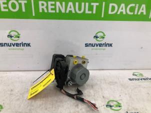 Gebruikte ABS Pomp Renault Captur (2R) 1.2 TCE 16V EDC Prijs € 67,49 Margeregeling aangeboden door Snuverink Autodemontage