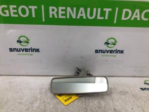 Gebruikte Binnenspiegel Renault Captur (2R) 1.2 TCE 16V EDC Prijs € 35,00 Margeregeling aangeboden door Snuverink Autodemontage