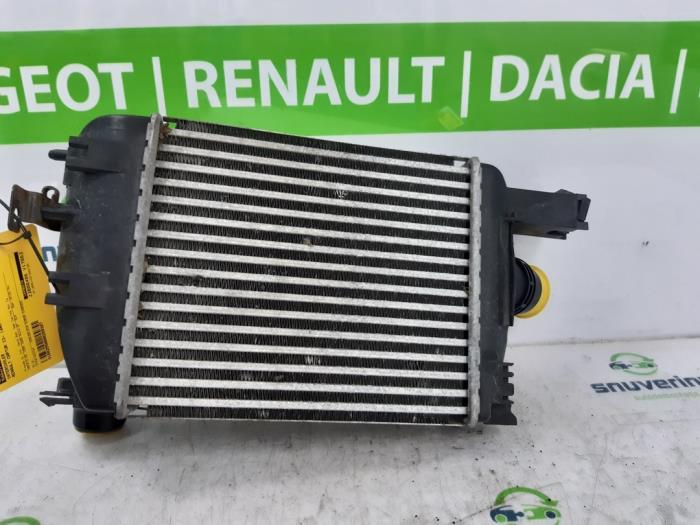 Intercooler van een Renault Captur (2R) 1.2 TCE 16V EDC 2016