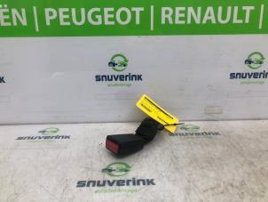 Gebruikte Veiligheidsgordel Insteek rechts-achter Renault Twingo II (CN) 1.2 16V Prijs € 25,00 Margeregeling aangeboden door Snuverink Autodemontage