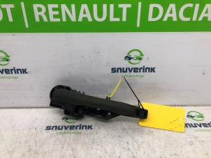 Gebruikte Schuifdeurgreep links Renault Kangoo Express (FW) 1.5 dCi 70 Prijs € 36,30 Inclusief btw aangeboden door Snuverink Autodemontage