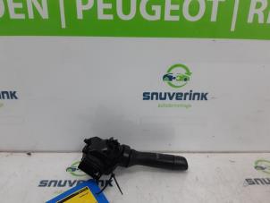 Gebruikte Ruitenwis Schakelaar Peugeot 107 1.0 12V Prijs € 25,00 Margeregeling aangeboden door Snuverink Autodemontage