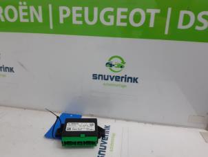 Gebruikte Module PDC Peugeot 3008 II (M4/MC/MJ/MR) 1.2 12V e-THP PureTech 130 Prijs € 29,98 Margeregeling aangeboden door Snuverink Autodemontage